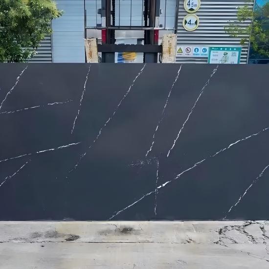Quartz blanc noir Calacatta artificiel pour comptoir et grandes dalles